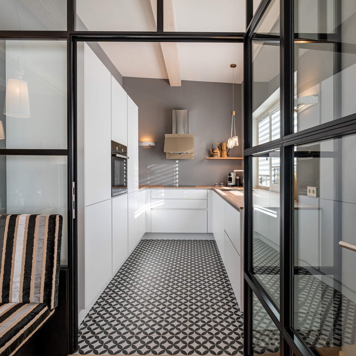 Cucina elegante per appartamento di lusso