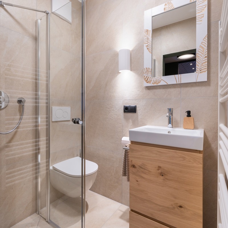  Ristrutturazione del bagno in un appartamento per vacanze di 45 anni