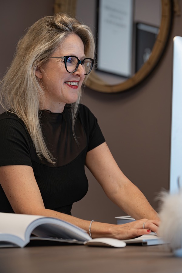 ‘A well-designed dining area combines enjoyment and communication at one table and is also practical.’