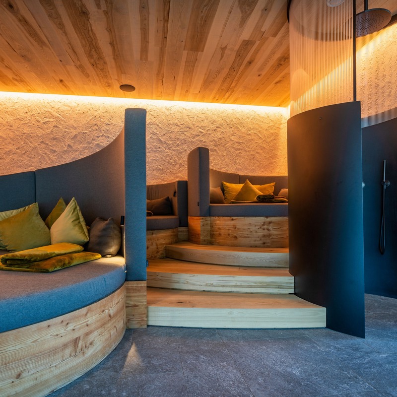 Chalets Valsegg - la piscina nella foresta