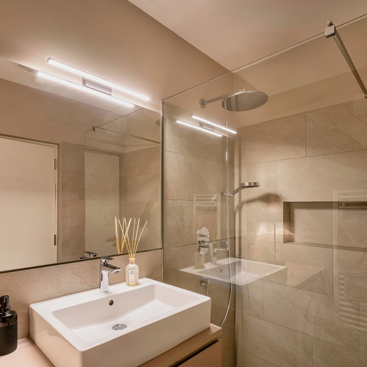 Ristrutturazione bagno in un piccolo appartamento singolo