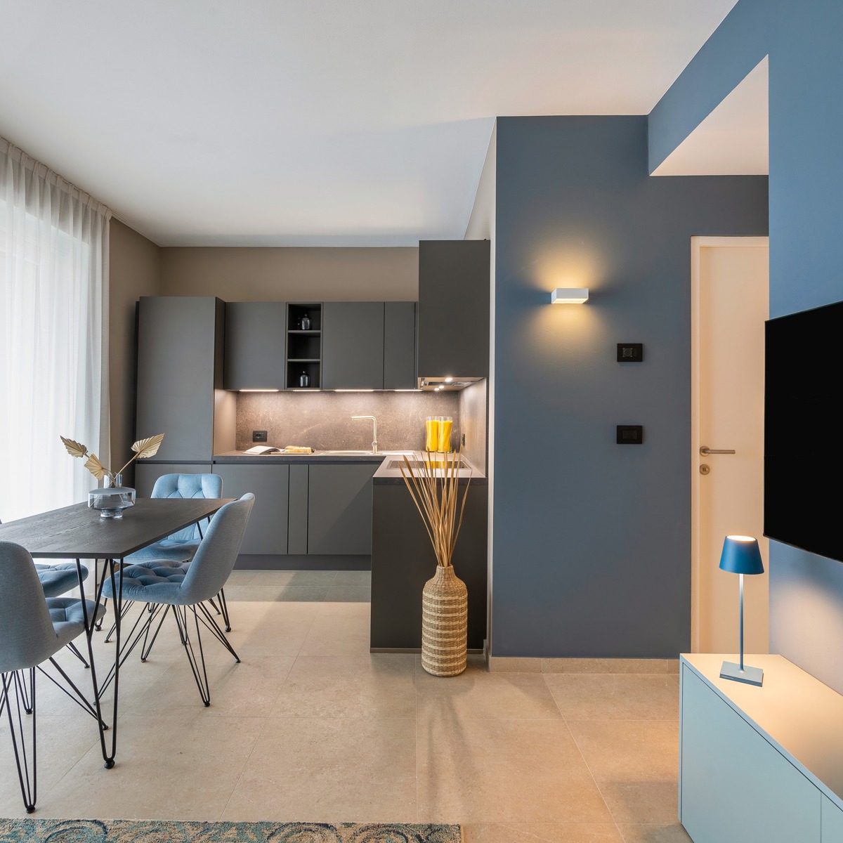 Kleine Eckküche für Ferienappartement